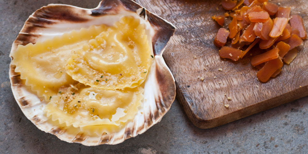 Granpanzerotti gamberi e polpa di granchio gratinati alla bottarga