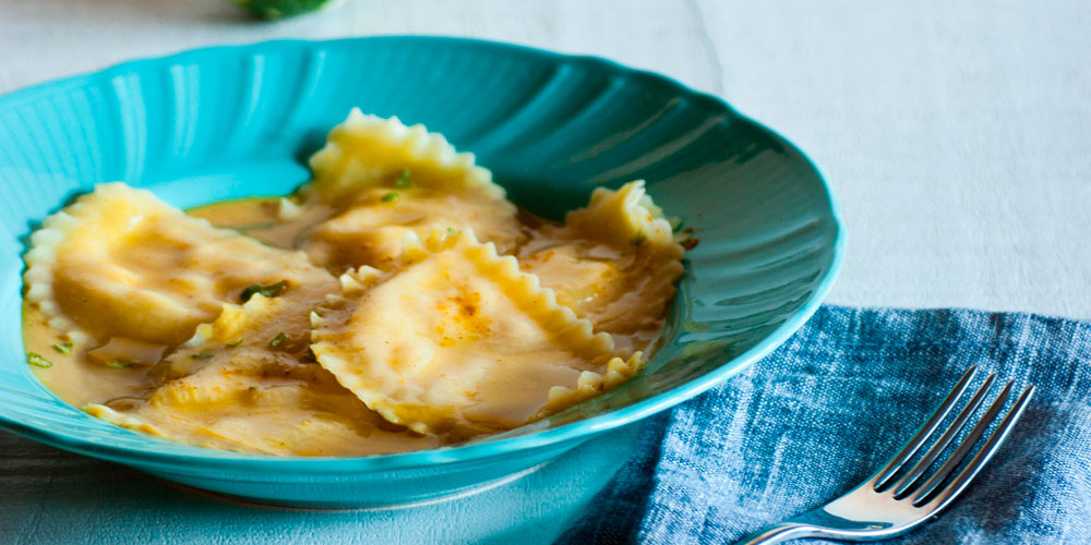 Granpanzerotti gamberi e polpa di granchio alla crema di ceci al curry e lime