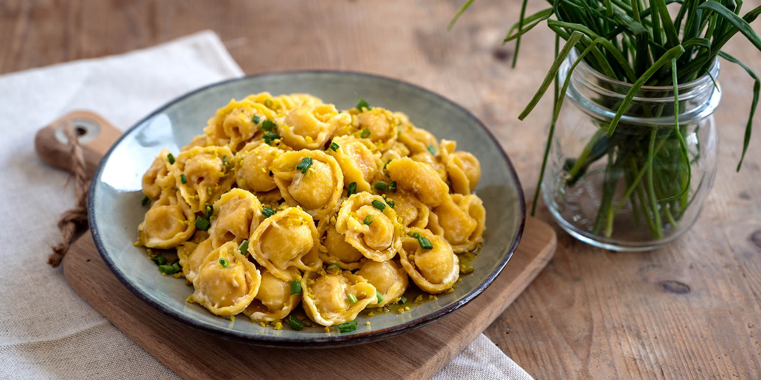 GLUTEN FREE Raw Ham Tortellini with goat cream and pistachios sauce