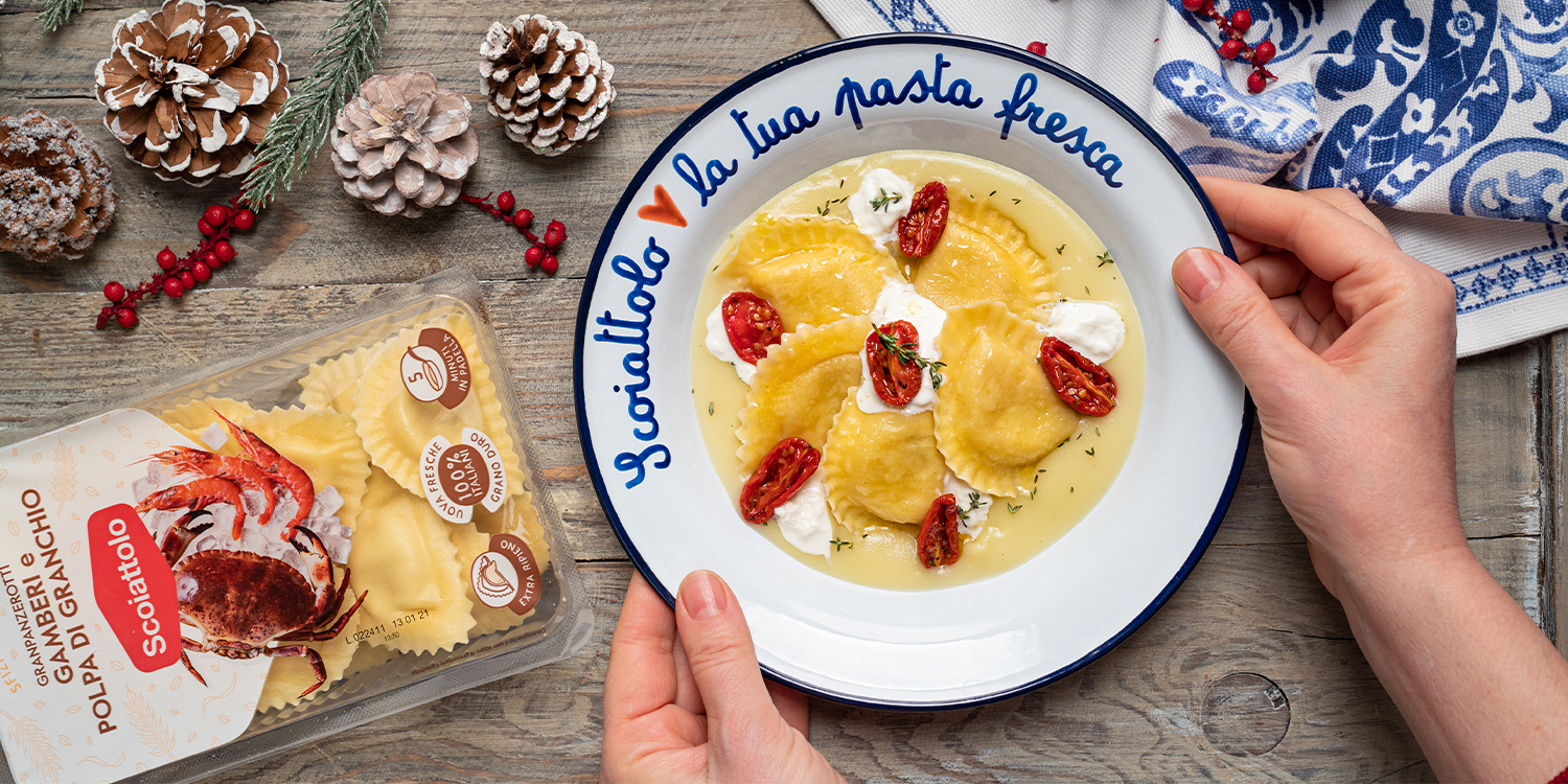 Granpanzerotti-polpa-di-granchio-e-gamberi-su-crema-di-patate-al-limone-con-burrata-e-pomodorini-confit-di-Sonia-Peronaci